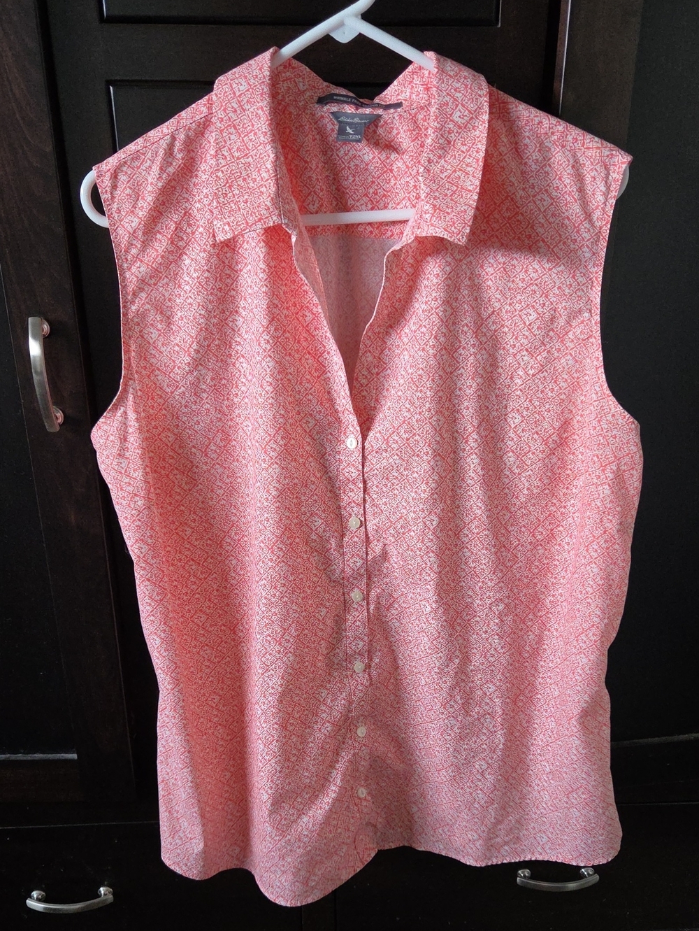 Eddie Bauer Sleeveless Coral Pink Patterned Button-Down Top